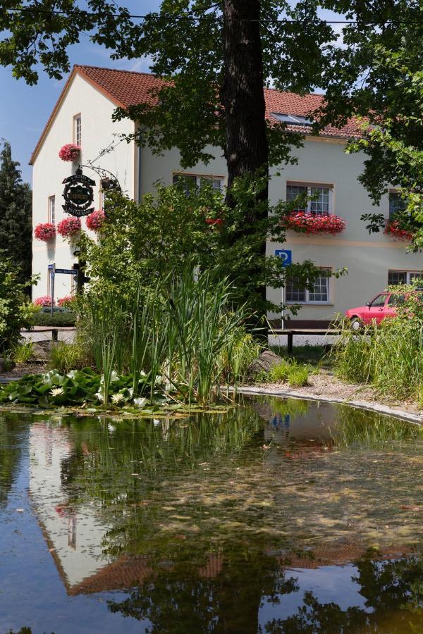 Hotel & Gasthaus Zum Eichenkranz Luckenwalde Esterno foto